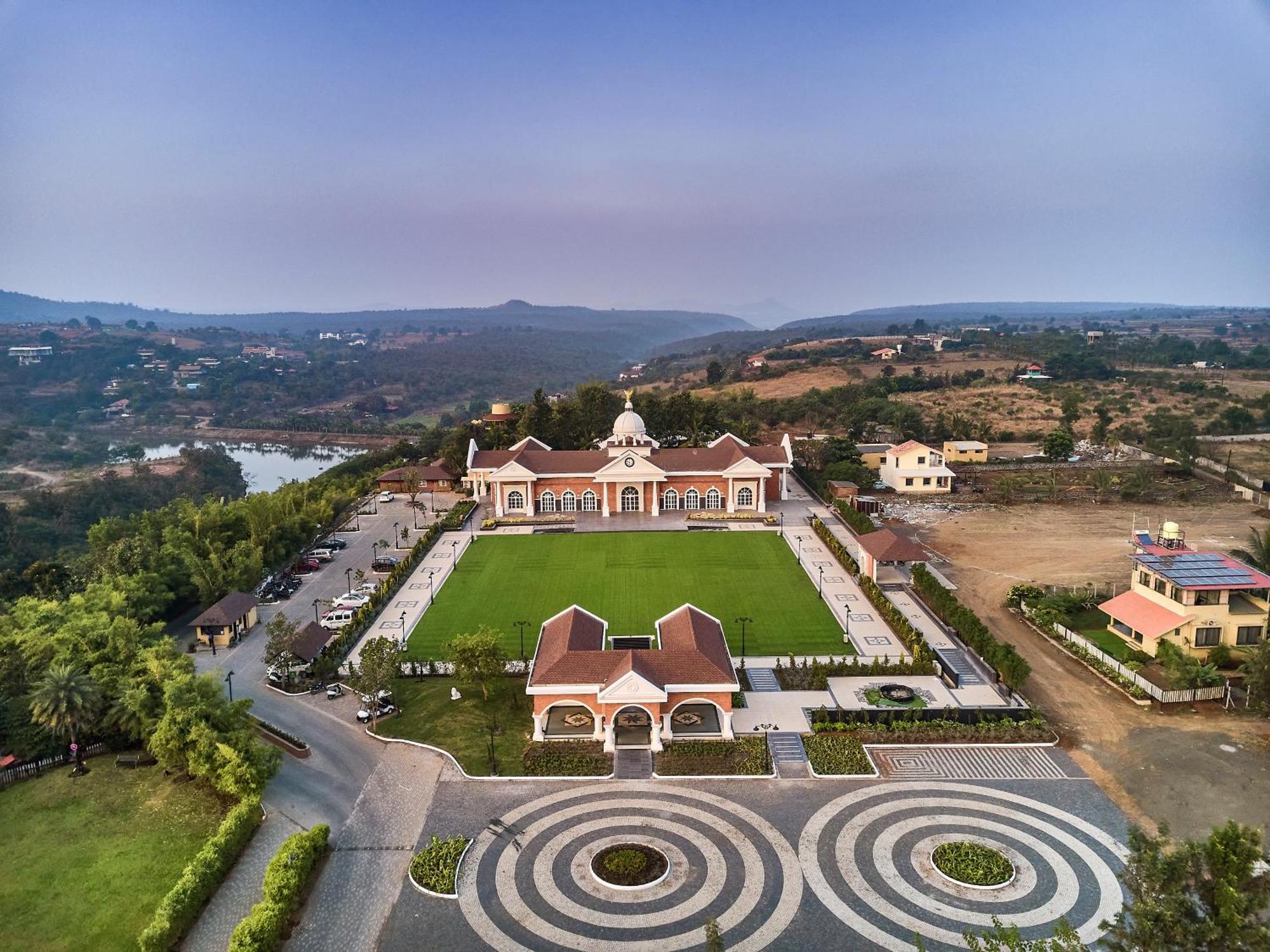 Resort Grape County Eco & Spa,