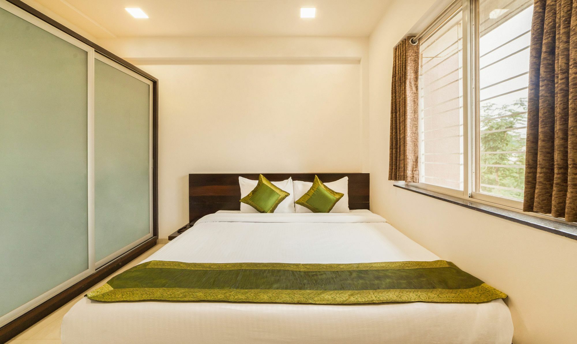 Treebo Trend Abode Hotel