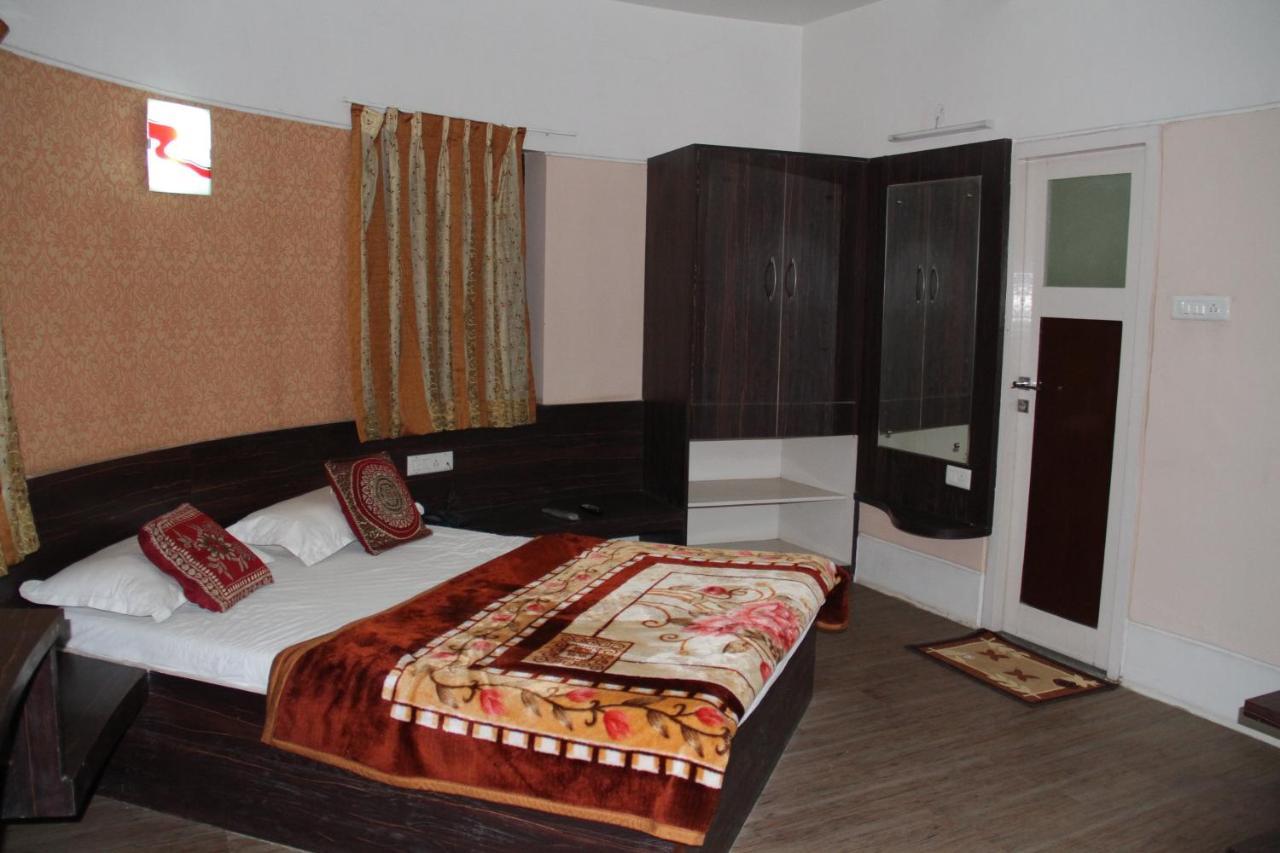 Tapovan Guest house 3*