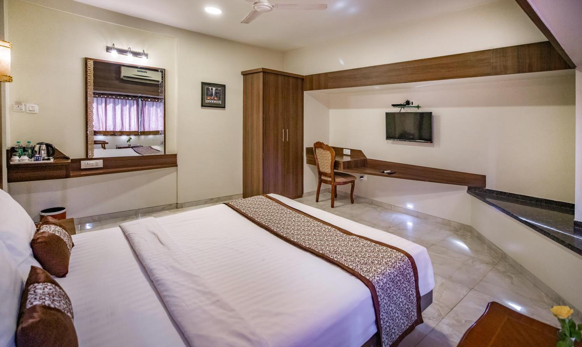 Hotel 24 Seven 3*