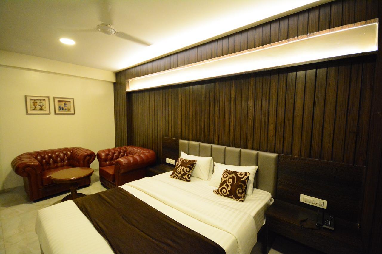 Hotel 24 Seven 3*