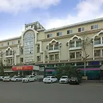 Oyo 4448 Hotel Suresh Plaza