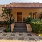 Luna Villa By Stayvista - Lakeside Charm With Terrace, Lush Lawn & Modern Decor