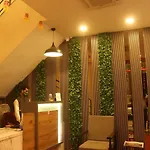 Hotel Triton