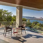 Saffronstays Jannat, Igatpuri 100 Percent Pet-Friendly Villa With Amazing Lake View