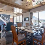 Stayvista\'S Bellisimo Panorama - Lakeside Oasis With Infinity Pool, Modern Interiors, Open-To-Sky Bathtub, And Lush Green Lawn