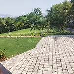 Savana Lake Resort