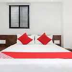 Oyo Flagship 22650 Ashirwad Lodge