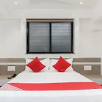 Oyo Flagship 22650 Ashirwad Lodge