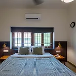 Stayvista\'S Villaggio - Orchard Oasis With Pool, Expansive Lawn, Patio & Indoor Activities