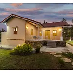 Fox Corner Villa