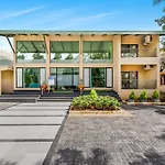 Saffronstays Amaltas, Nashik - Pool Villa With Huge Lawns Perfect For Large Groups And Corporate Offsites