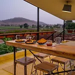 Saffronstays Onellaa, Nashik - Infinity Pool Villa Surrounded By A Vineyard