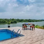 Saffronstays Rose Vineyard By The Lake, Nashik