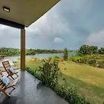 Saffronstays Rose Vineyard By The Lake, Nashik