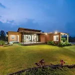 Saffronstays Rose Vineyard By The Lake, Nashik