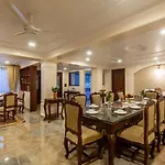 Stayvista\'S Lake La Vie - Tranquil Lake-View Villa Amidst Farmland With Pool And Poolside Gazebo - Proximity To Sula