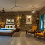 Saffronstays Lake House Bouganvillea, Nashik - Rustic Pool Villa With Great Lake Views And Patio Dining