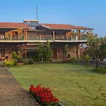Saffronstays Lake House Bouganvillea, Nashik - Rustic Pool Villa With Great Lake Views And Patio Dining