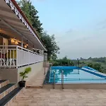 Stayvista\'S Harvest Haven - Pool-View Villa With Deck & Machan Near Sula