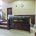 Fabhotel Skylark Inn