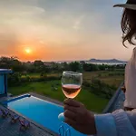 Stayvista\'S Villa Meer - Lakeview Villa With Spacious Pool & Terrace For Stargazing
