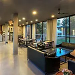 Stayvista\'S Villa Meer - Lakeview Villa With Spacious Pool & Terrace For Stargazing