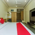 Hotel New Uttam Hira Palace