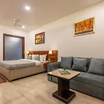 Stayvista At Whispering Meadows - Pool, Ac & View