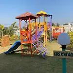 Casa Green Restaurant And Resort