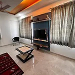 Anahat Host All Shuttler 2Bhk 2 Bed Ac Appartment