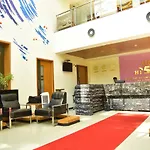 Hi 5 Hotel & Experience