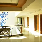 Hi 5 Hotel & Experience