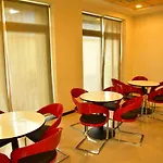 Hi 5 Hotel & Experience