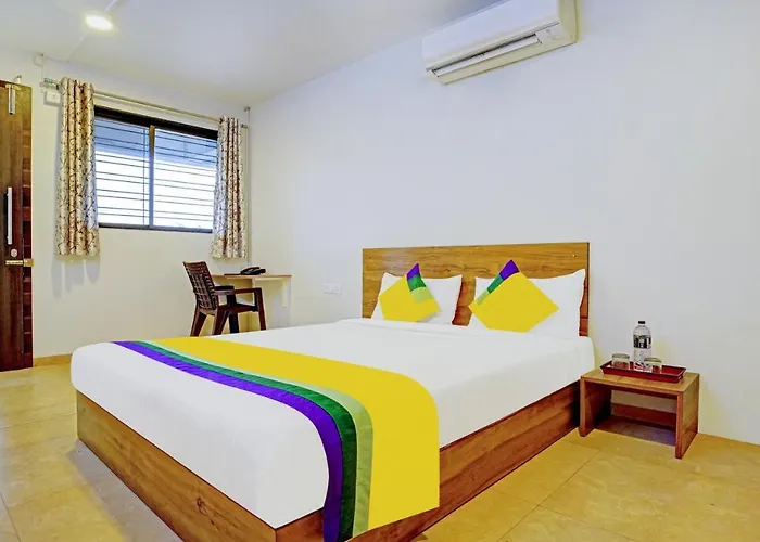 Itsy Hotels Oasis Pride