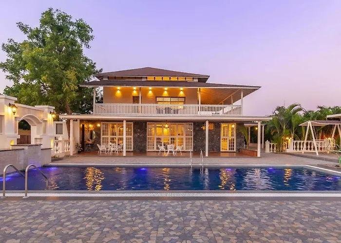 Stayvista\'S Lake La Vie - Tranquil Lake-View Villa Amidst Farmland With Pool And Poolside Gazebo - Proximity To Sula