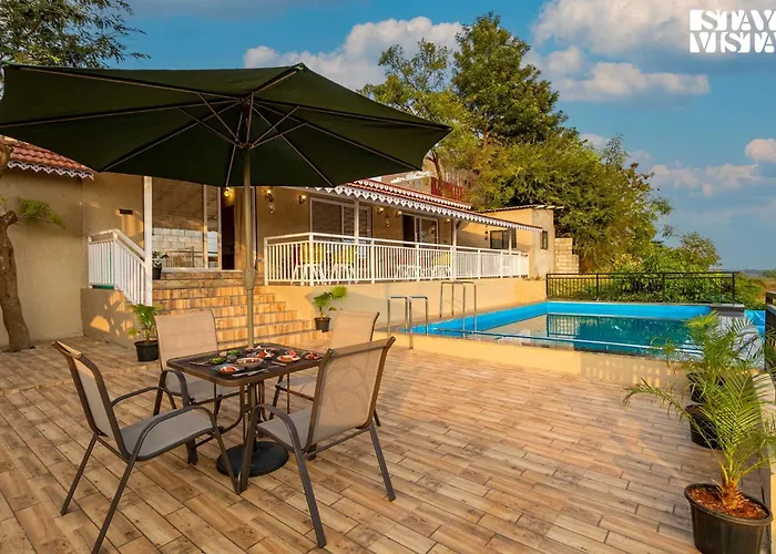 Stayvista\'S Harvest Haven - Pool-View Villa With Deck & Machan Near Sula