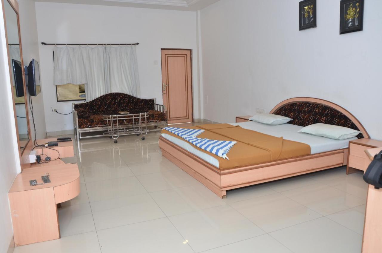 Golden And Farm Hotel Nashik