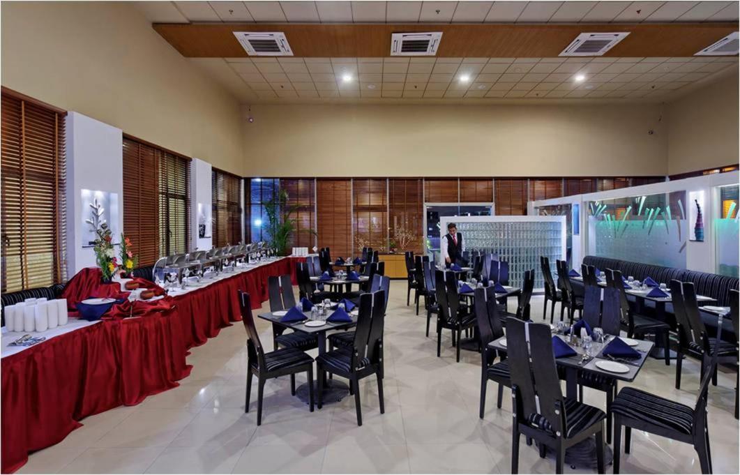 Hi 5 & Experience Hotel Nashik