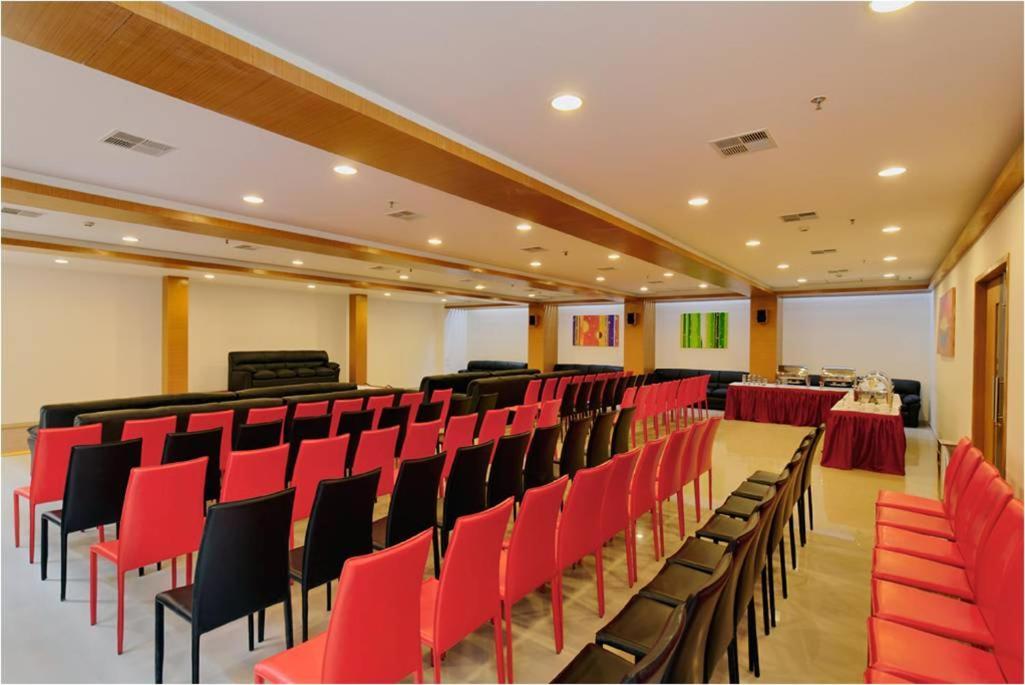 Hotel Hi 5 & Experience 4*