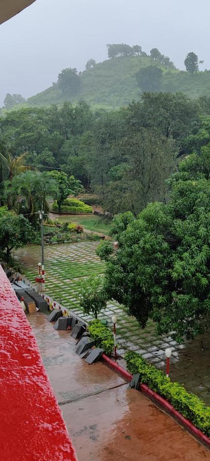 Golden And Farm Hotel Nashik
