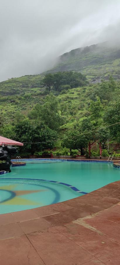 Hotel Golden And Farm Nashik