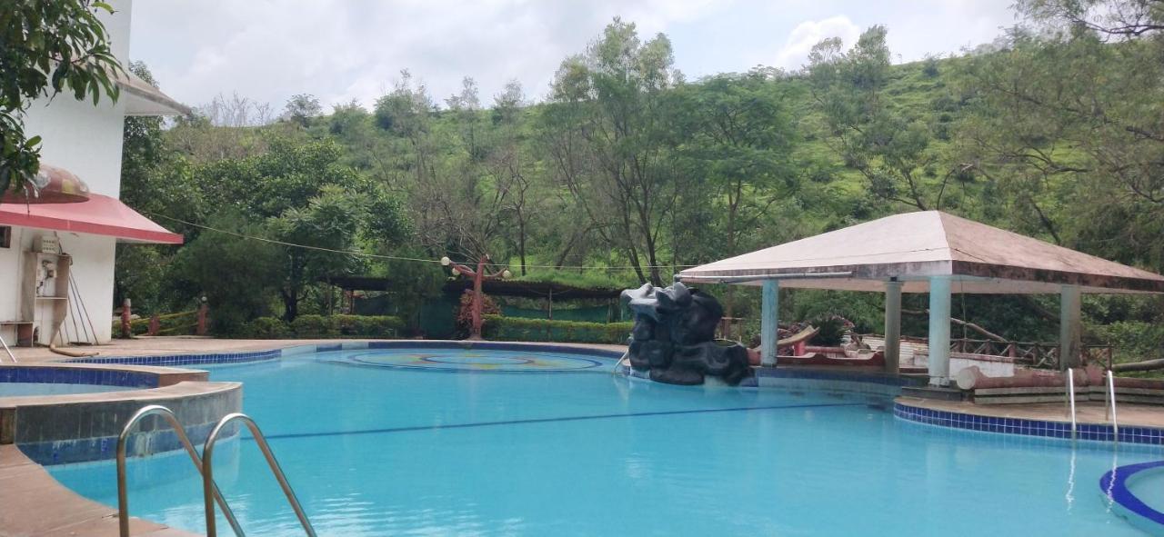 Hotel Golden And Farm Nashik