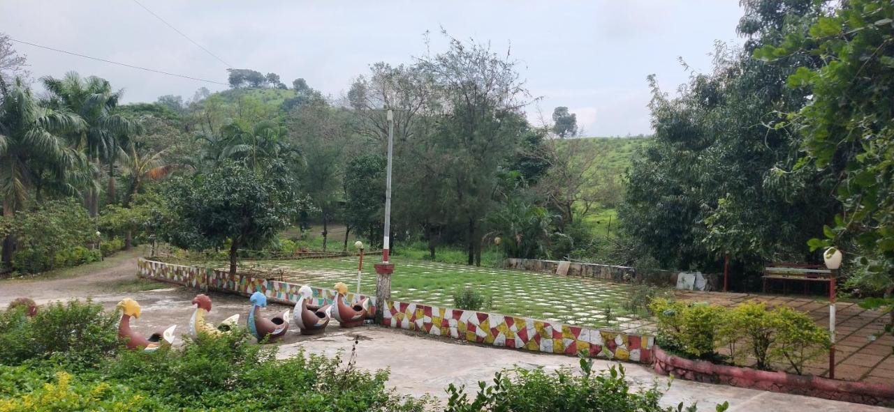 Hotel Golden And Farm Nashik