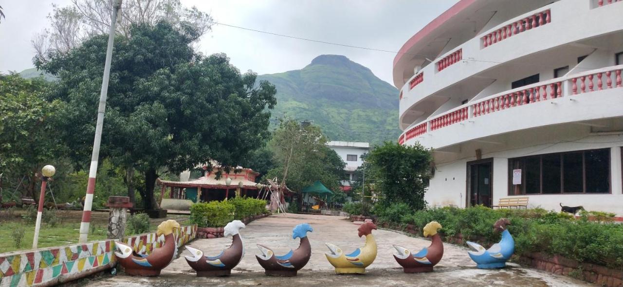 Hotel Golden And Farm Nashik
