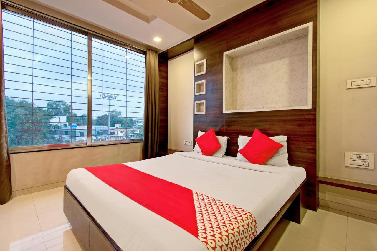Oyo 42902 Sm Imperial Nashik