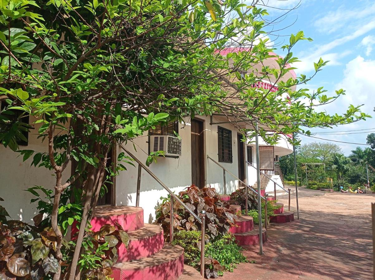 Golden And Farm Hotel 3*