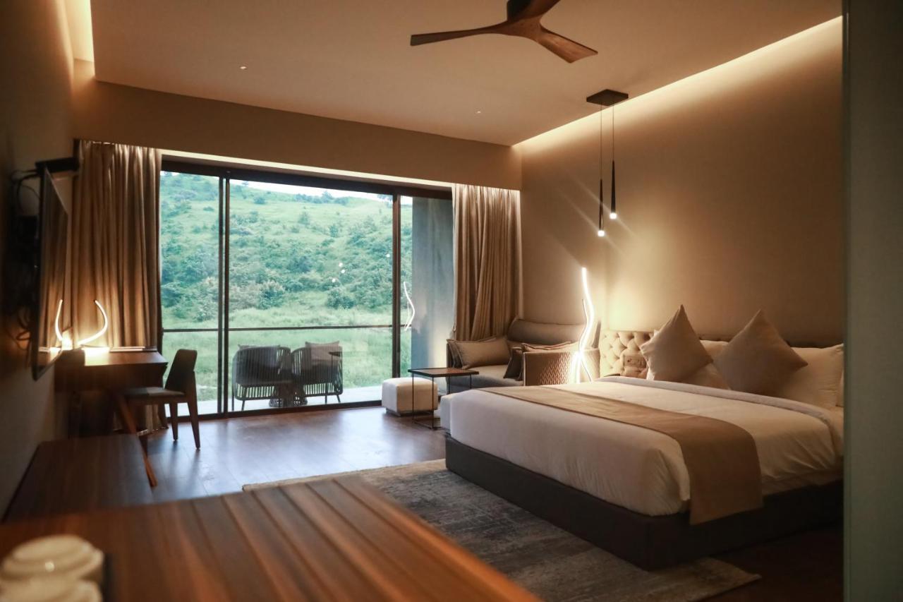 Resort Aria & Nashik