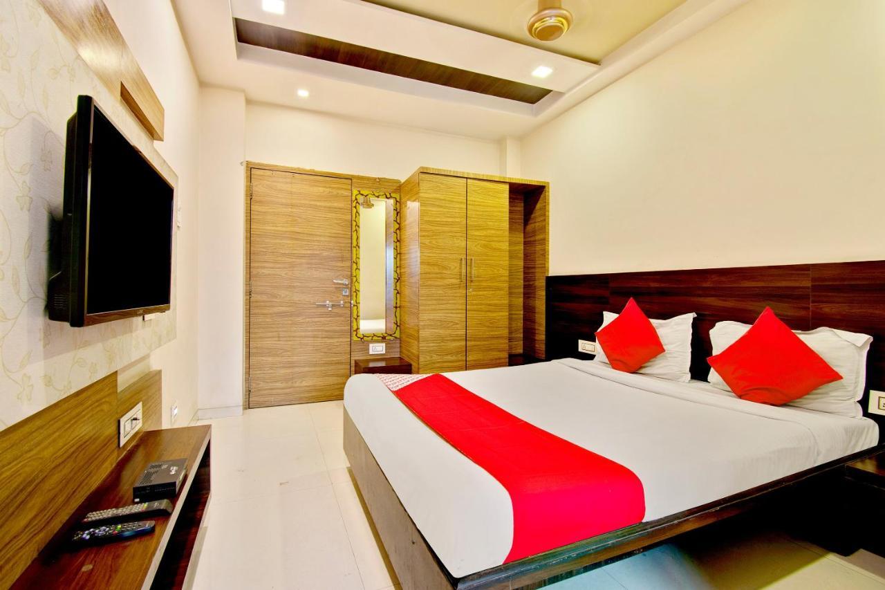 Oyo 42902 Sm Imperial Nashik