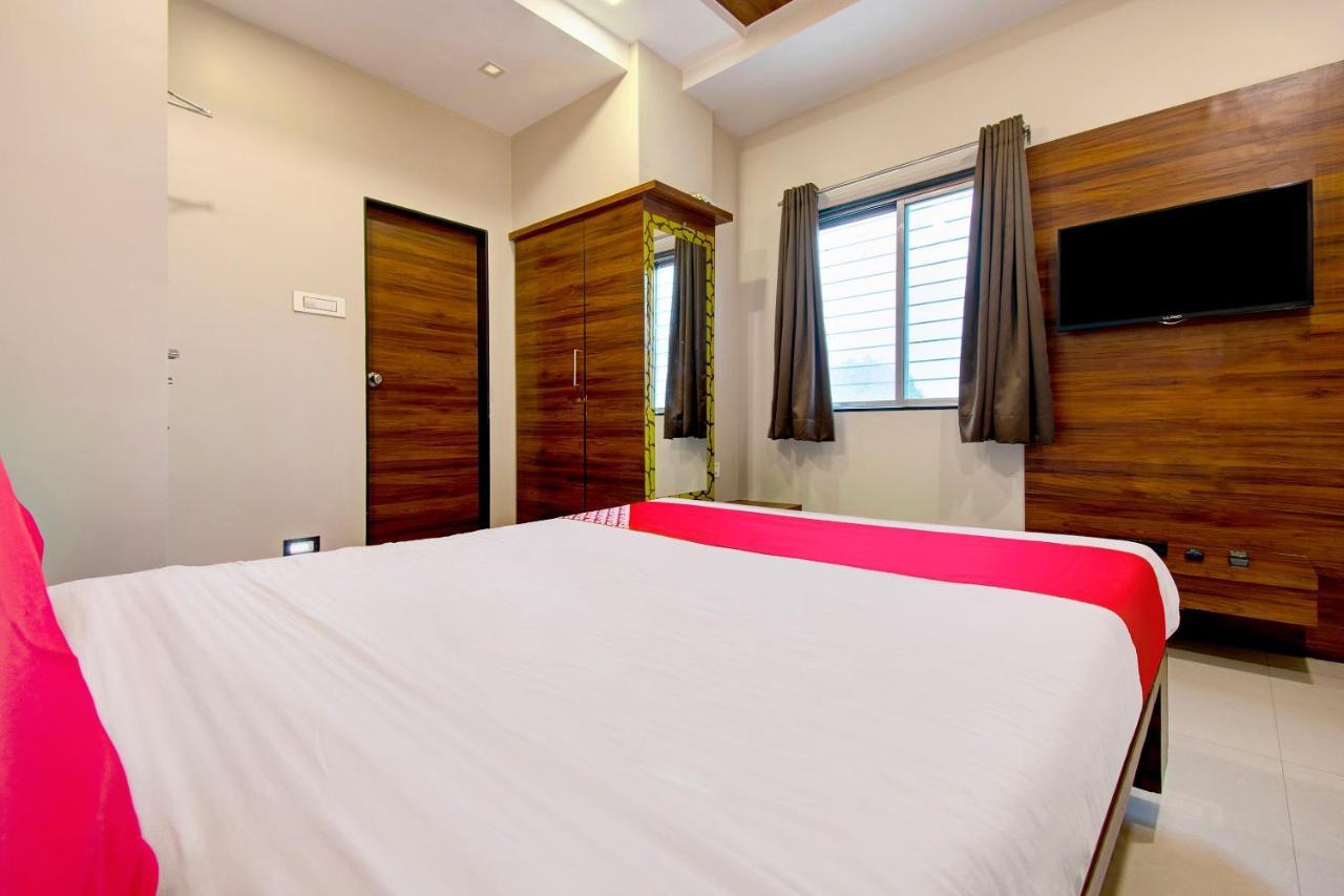 Oyo 42902 Sm Imperial 3*